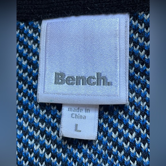 Bench zip front cardigan.hooded. Pockets. Ribbing at waist and cuffs.Wmns Large - Picture 5 of 8